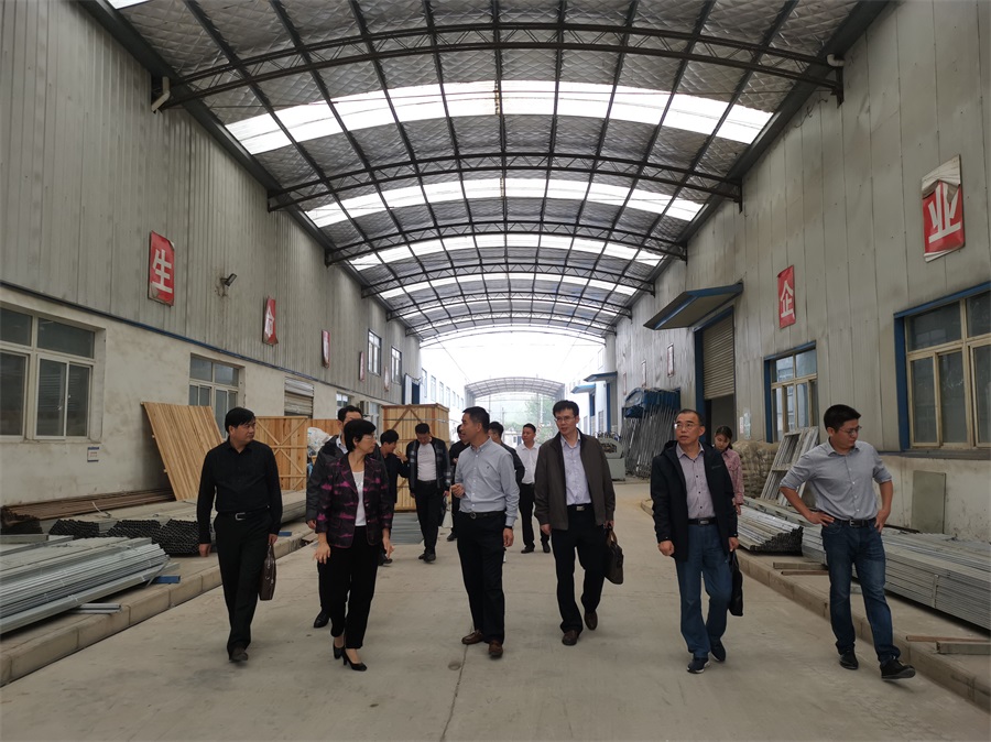 市政協(xié)領導到湖北弘山塑業(yè)有限公司視察調研